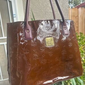 MCM LIMITED EDITION Patent Leather Visetos Tote -100% authentic